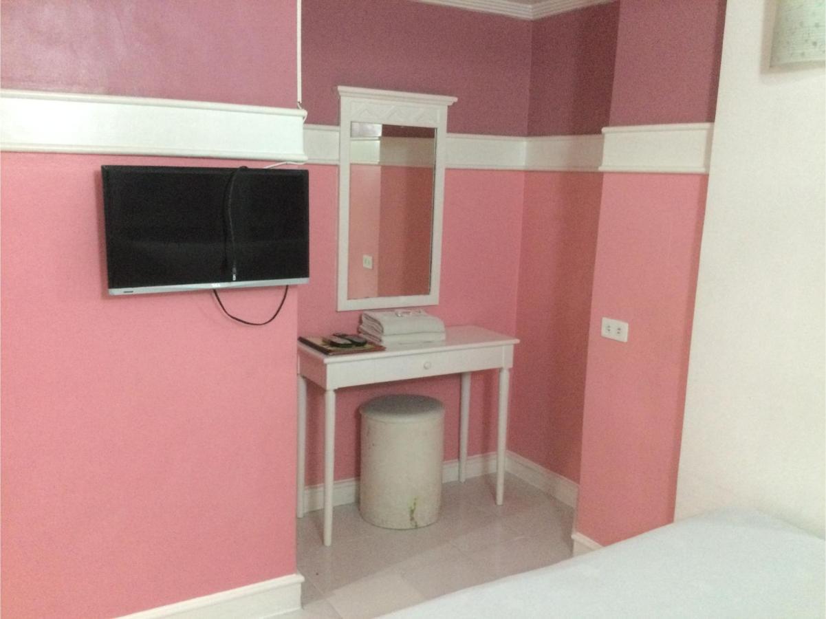 Oyo 817 Vista Apartelle Mandaluyong Dış mekan fotoğraf